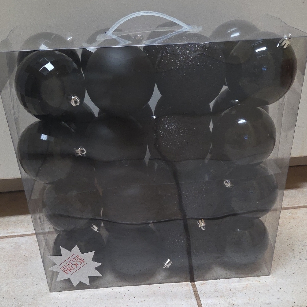 32 Black Party Ornaments